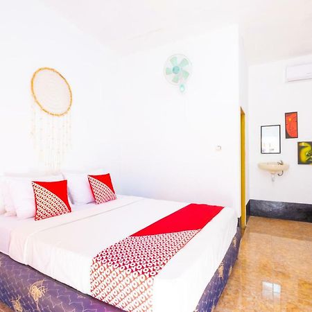 Oyo 1373 Chili Gili Hotell Gili Trawangan Exteriör bild